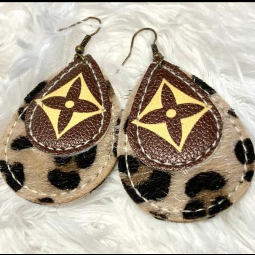 Earrings with cow hide
